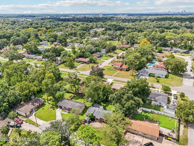 831 BROOKVIEW Drive N, Jacksonville, FL 32225
