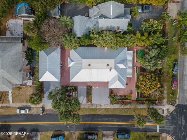 401 N Wild Olive Avenue B, Daytona Beach, FL 32118