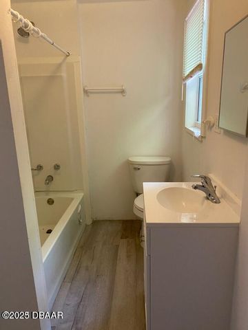 401 N Wild Olive Avenue B, Daytona Beach, FL 32118