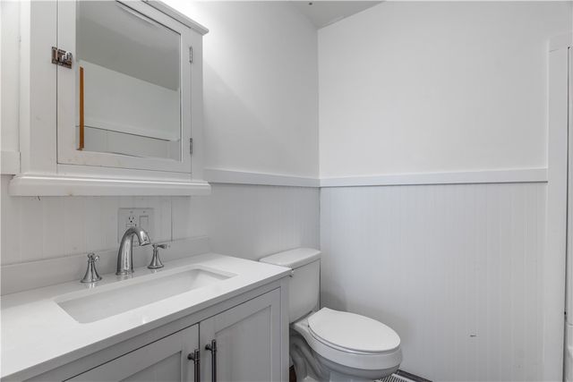 215 S Virginia Avenue, Gentry, AR 72734