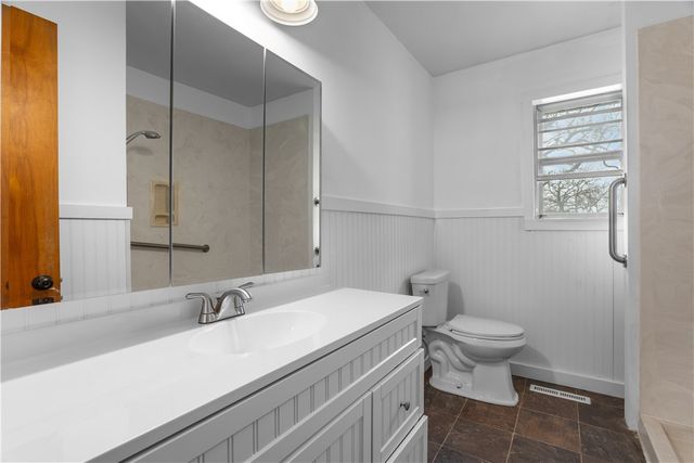 215 S Virginia Avenue, Gentry, AR 72734