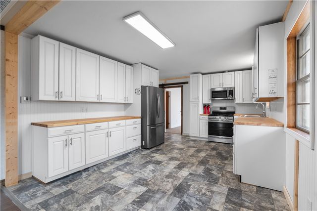 215 S Virginia Avenue, Gentry, AR 72734