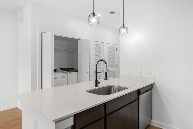 2505 Thornton RD 2306, Austin, TX 78704