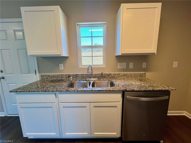 109 Lemon Lane, Greensboro, NC 27405