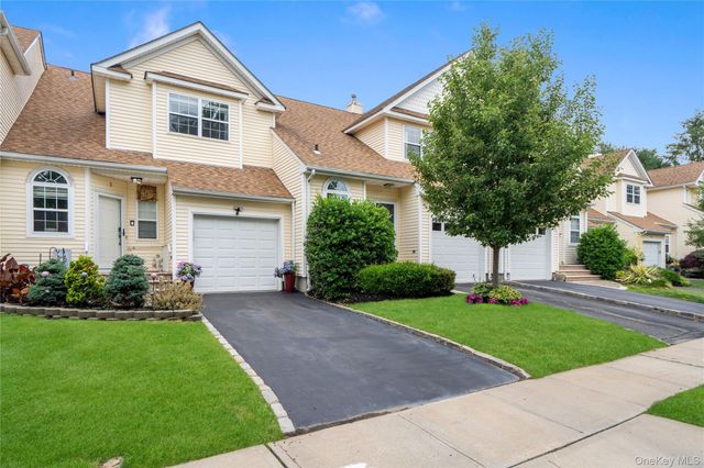 3 Blueberry Court, Melville, NY 11747