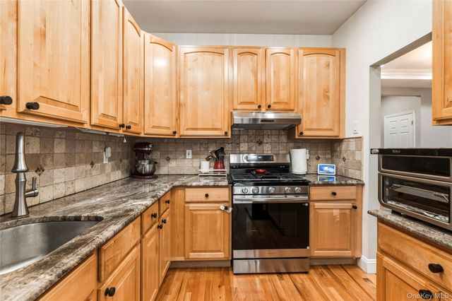 3 Blueberry Court, Melville, NY 11747