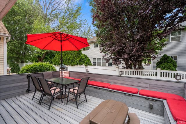 3 Blueberry Court, Melville, NY 11747