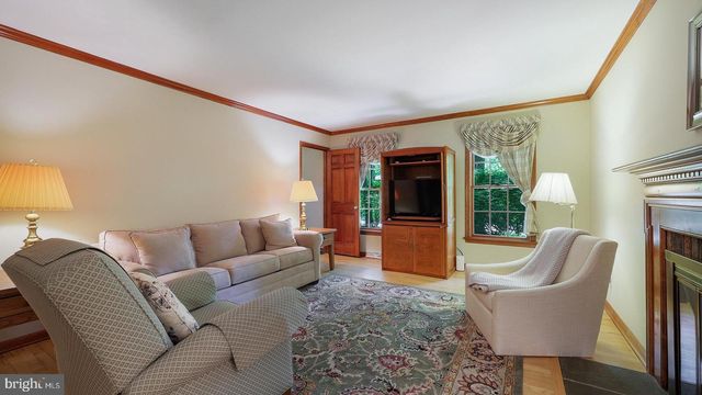 9 JILL DR, West Windsor, NJ 08550