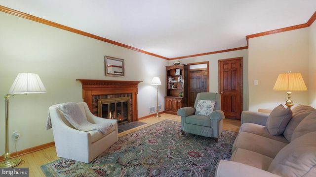 9 JILL DR, West Windsor, NJ 08550