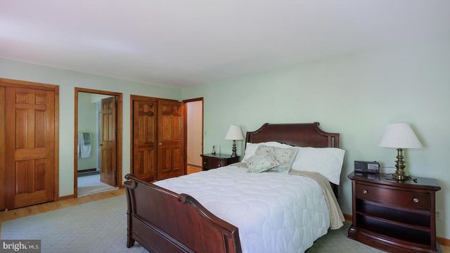 9 JILL DR, West Windsor, NJ 08550