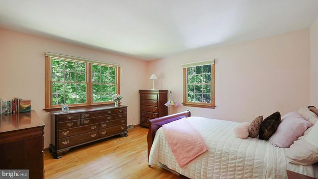 9 JILL DR, West Windsor, NJ 08550