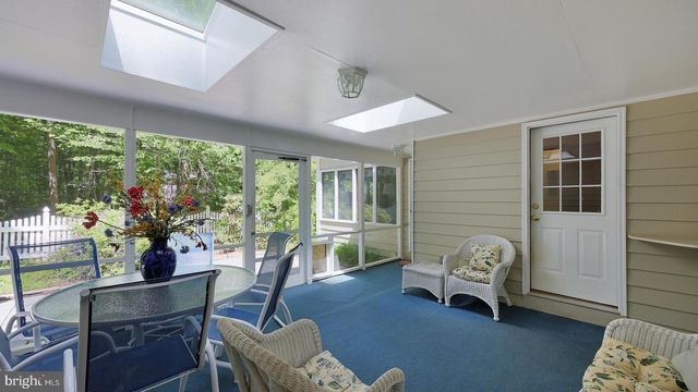9 JILL DR, West Windsor, NJ 08550