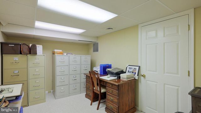 9 JILL DR, West Windsor, NJ 08550
