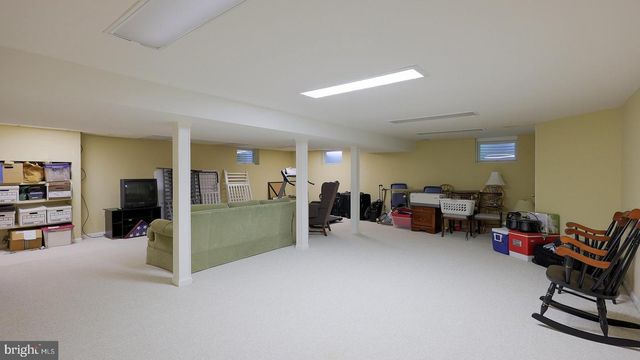 9 JILL DR, West Windsor, NJ 08550