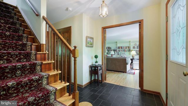 9 JILL DR, West Windsor, NJ 08550