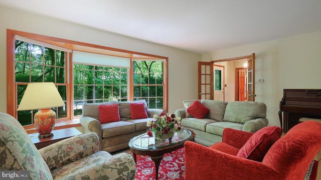 9 JILL DR, West Windsor, NJ 08550