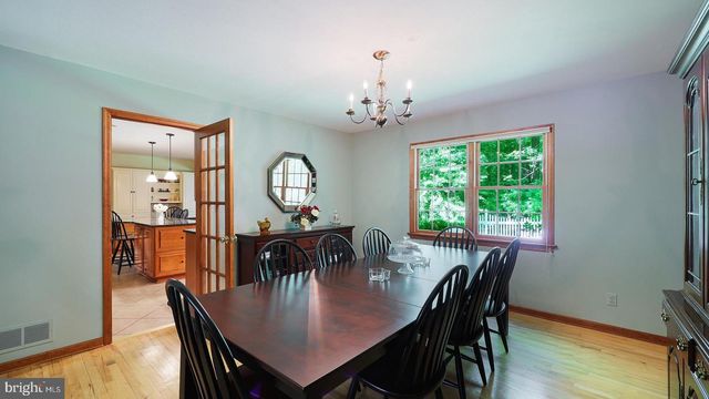 9 JILL DR, West Windsor, NJ 08550