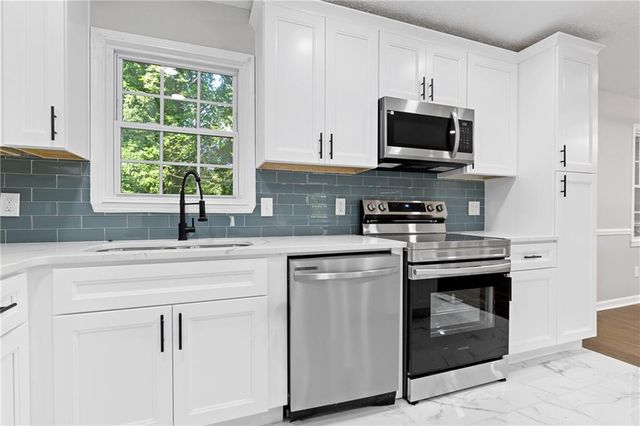 353 Old Rosser Road, Stone Mountain, GA 30087