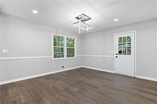 353 Old Rosser Road, Stone Mountain, GA 30087