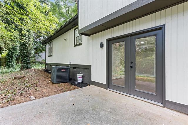 353 Old Rosser Road, Stone Mountain, GA 30087