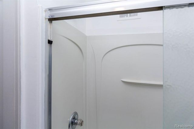 27281 Gloede Drive, Warren, MI 48088