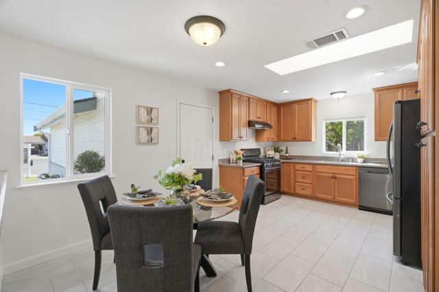 35934 Anjou Place, Newark, CA 94560