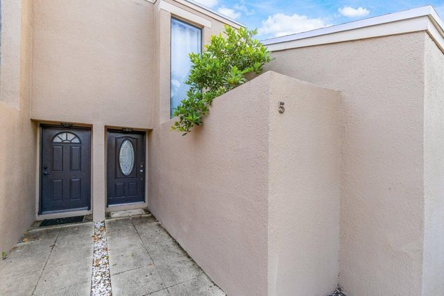 1149 NW 13th Street 5, Boca Raton, FL 33486