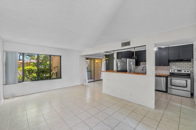 1149 NW 13th Street 5, Boca Raton, FL 33486