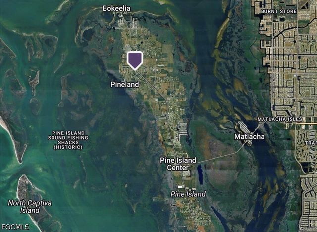 7367 Georgiana DR, Bokeelia, FL 33922