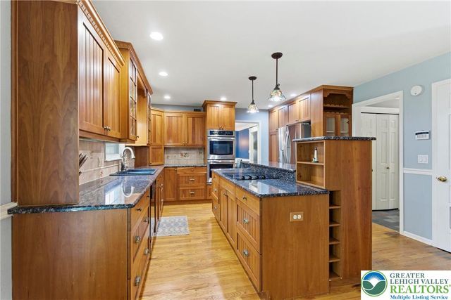 3875 Gloucester Place, Bethlehem Twp, PA 18020