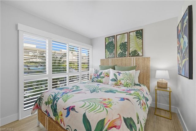 609 12th AVE S 609, Naples, FL 34102