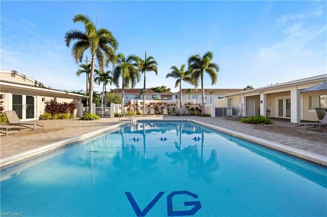 609 12th AVE S 609, Naples, FL 34102