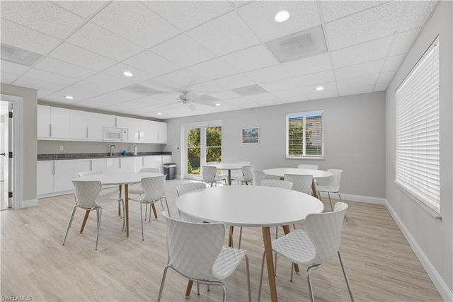 609 12th AVE S 609, Naples, FL 34102