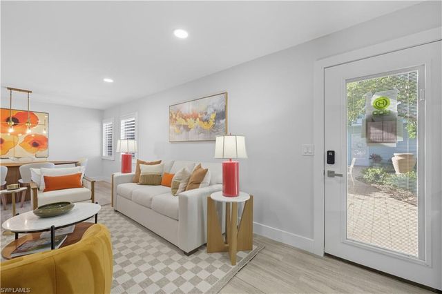 609 12th AVE S 609, Naples, FL 34102