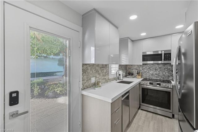 609 12th AVE S 609, Naples, FL 34102