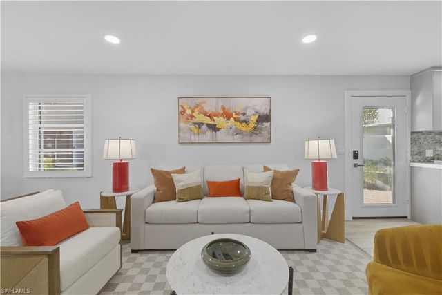 609 12th AVE S 609, Naples, FL 34102