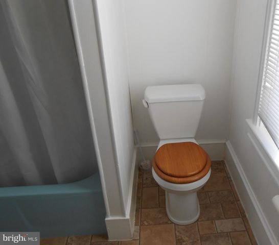 155 S CHARLOTTE ST, Manheim, PA 17545