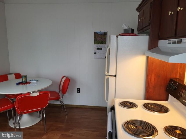 155 S CHARLOTTE ST, Manheim, PA 17545