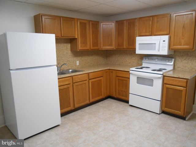 155 S CHARLOTTE ST, Manheim, PA 17545