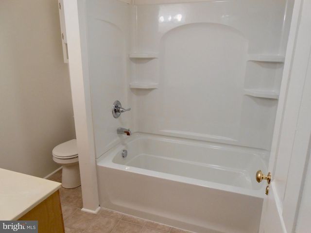 155 S CHARLOTTE ST, Manheim, PA 17545