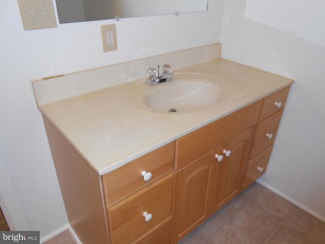 155 S CHARLOTTE ST, Manheim, PA 17545