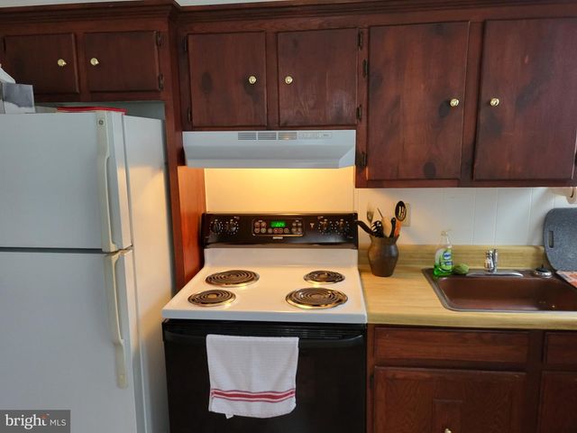 155 S CHARLOTTE ST, Manheim, PA 17545