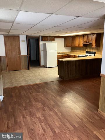 155 S CHARLOTTE ST, Manheim, PA 17545