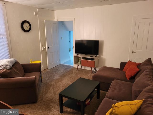 155 S CHARLOTTE ST, Manheim, PA 17545