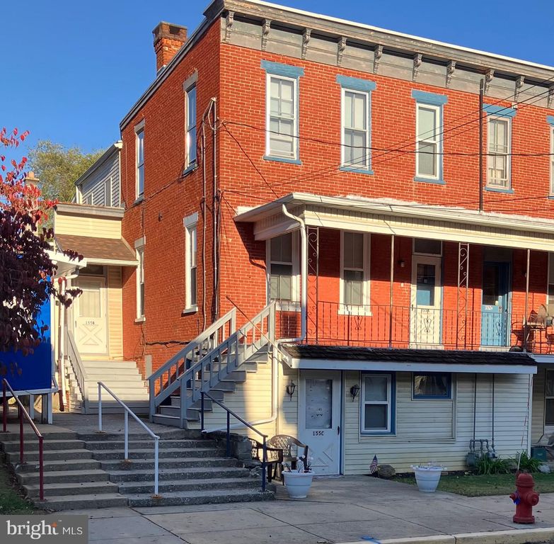 155 S CHARLOTTE ST, Manheim, PA 17545