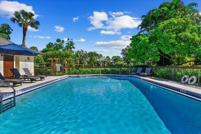 13334 Polo Club Road 233, Wellington, FL 33414