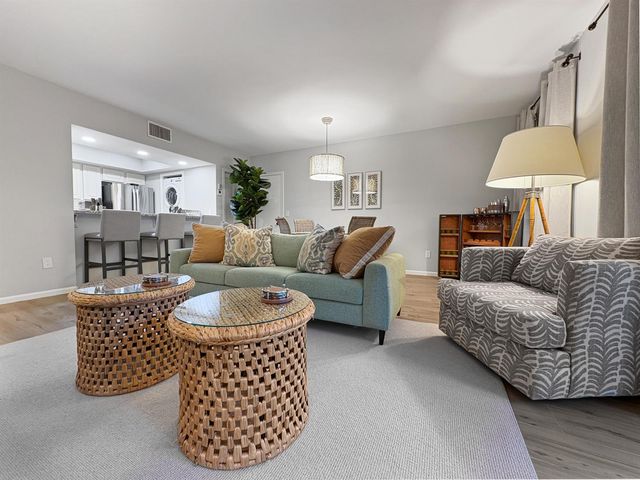 13334 Polo Club Road 233, Wellington, FL 33414