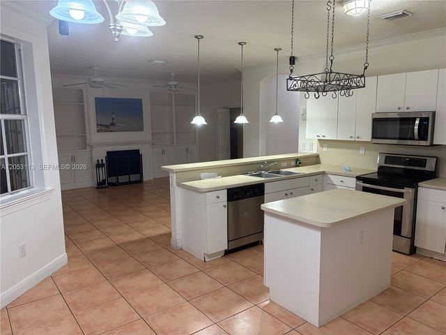 16141 SW 96th Terrace, Miami, FL 33196