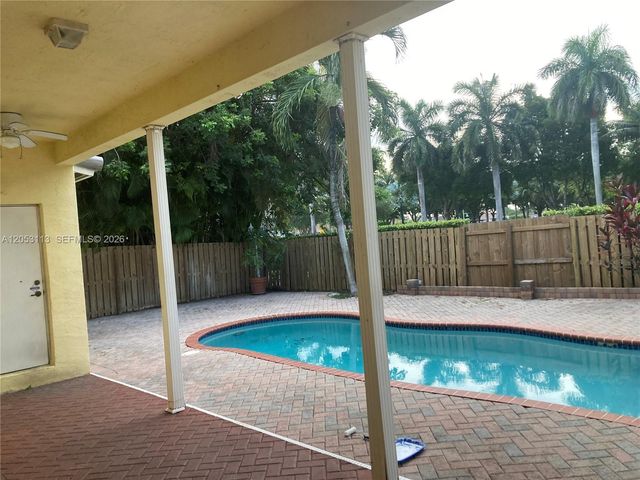 16141 SW 96th Terrace, Miami, FL 33196