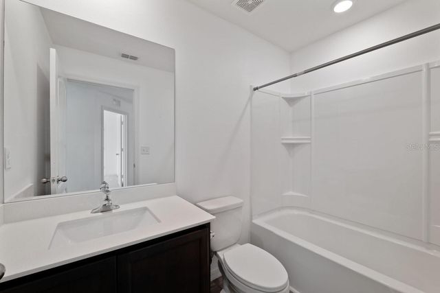 1136 SEA PINES COURT, Tavares, FL 32778